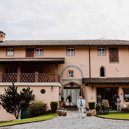 Tenuta Montezeglio Country Family House Invorio Inferiore Luaran gambar