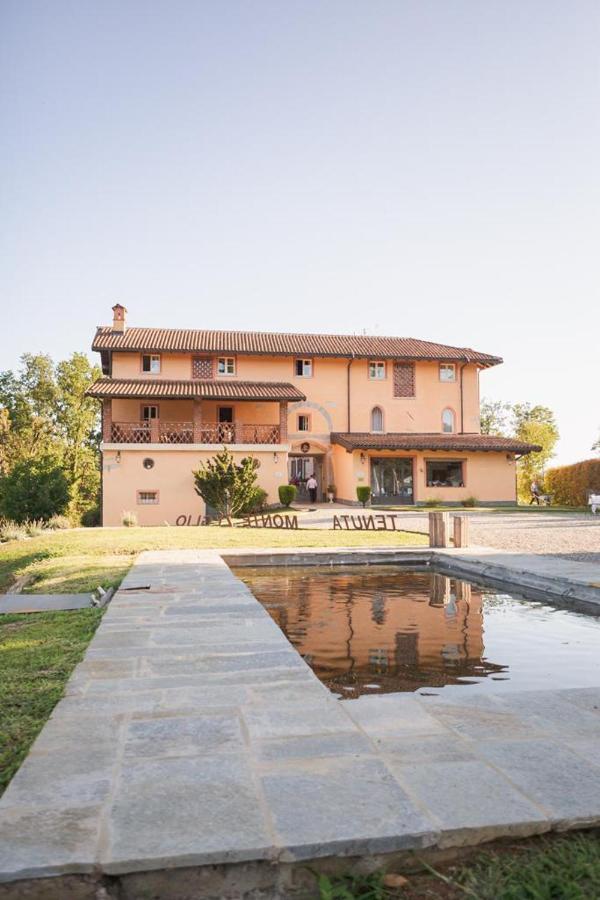 Tenuta Montezeglio Country Family House Invorio Inferiore Luaran gambar