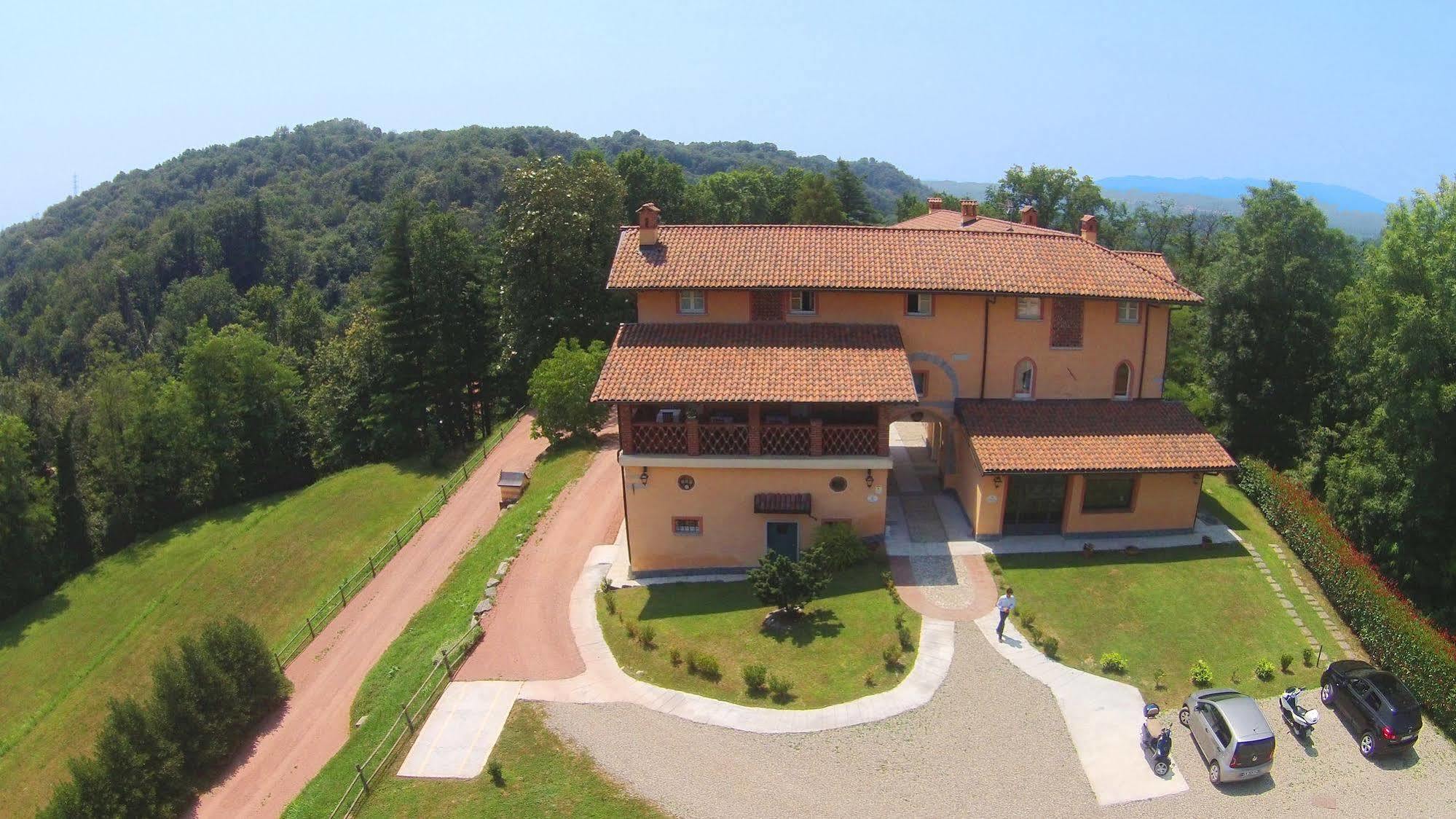 Tenuta Montezeglio Country Family House Invorio Inferiore Luaran gambar